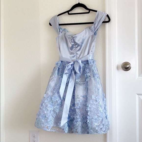 a formal dress - Picture 2 of 2